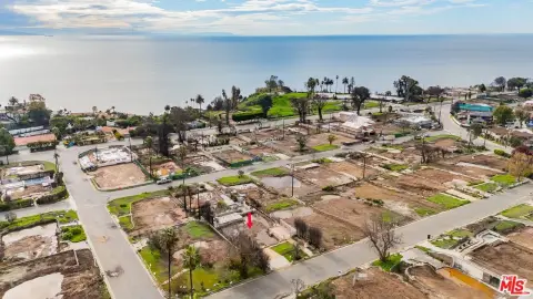 Ocean View Lot in Palisades