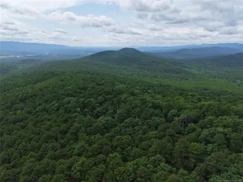 Hodgen, OK Wilderness Retreat