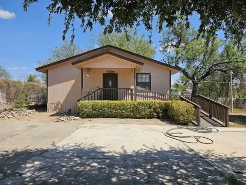 Portable Building in Del Rio