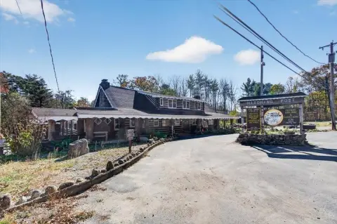 Mixed-Use Restaurant Property
