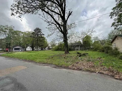 Residential Lot in Pine Bluff