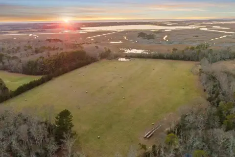 85 Acres Oasis in South Dennis