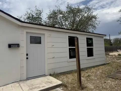 Del Rio Office/Retail Space