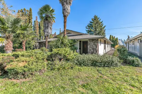 Medford Fourplex with Income Potential