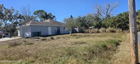 Residential Land in Cocoa, FL