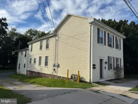 3-Unit Townhome Property