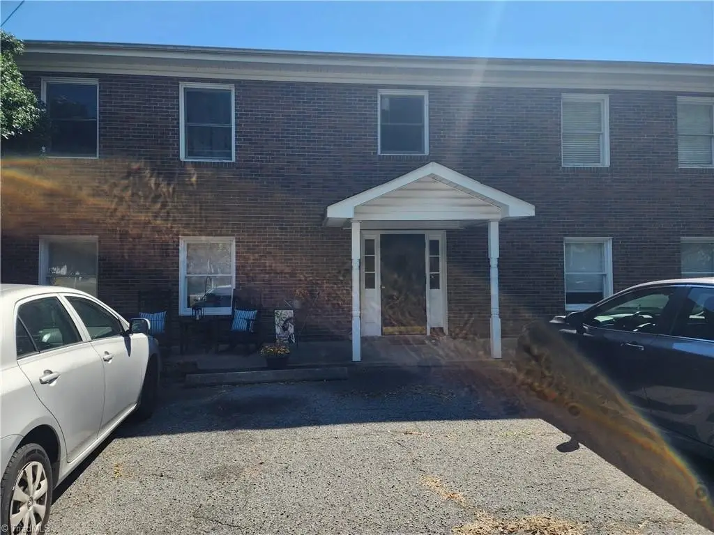 824 Summit St, Walnut Cove, NC 27052