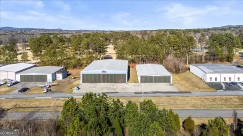 Warehouse/Hangar Investment Opportunity Near Airport
