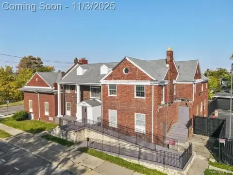 Detroit Commercial Property with Parking