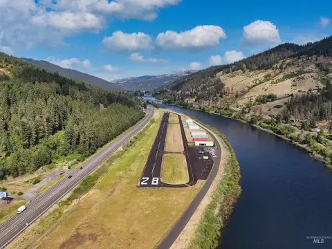 Orofino Hangar Unit For Sale