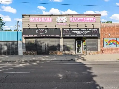 Spacious Commercial Building with Versatile Layout