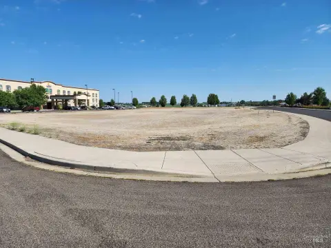 Commercial Land in Crossroads Point