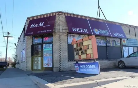 Lincoln Park Retail Opportunity