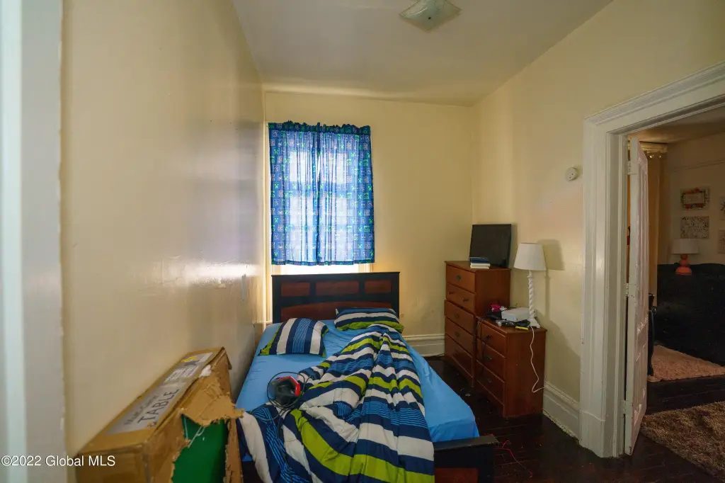 Picture 3