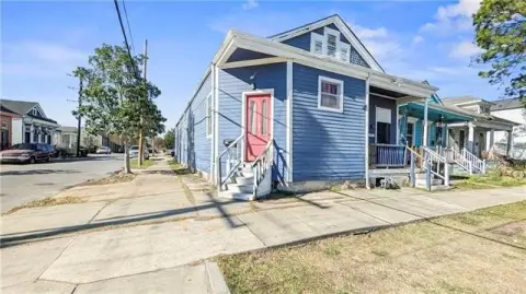 New Orleans Duplex on Corner