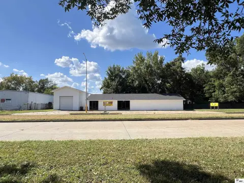 Flex Space with Storage Building