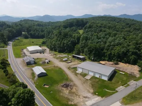 Woolwine Commercial Buildings on 4.66 Acres