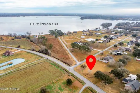 Residential Lot in Lake Peigneur