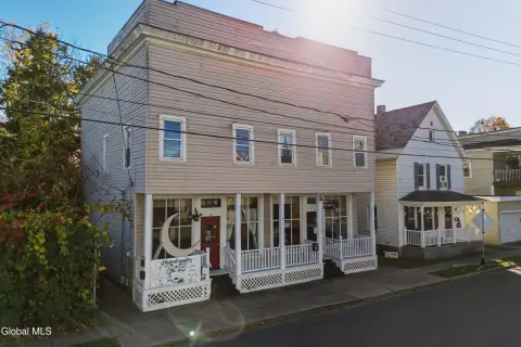 Downtown Quadplex with Storefronts
