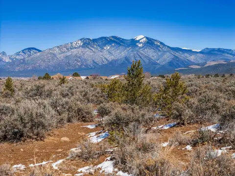 Taos Land with Mountain Views