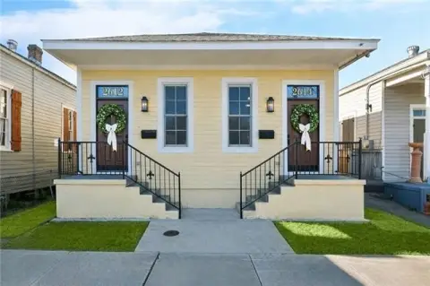 Renovated Mid-City New Orleans Duplex