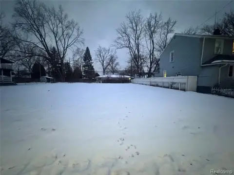 Residential Lot in Dearborn Heights