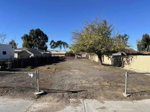 Vacant Lot in Central Ramona