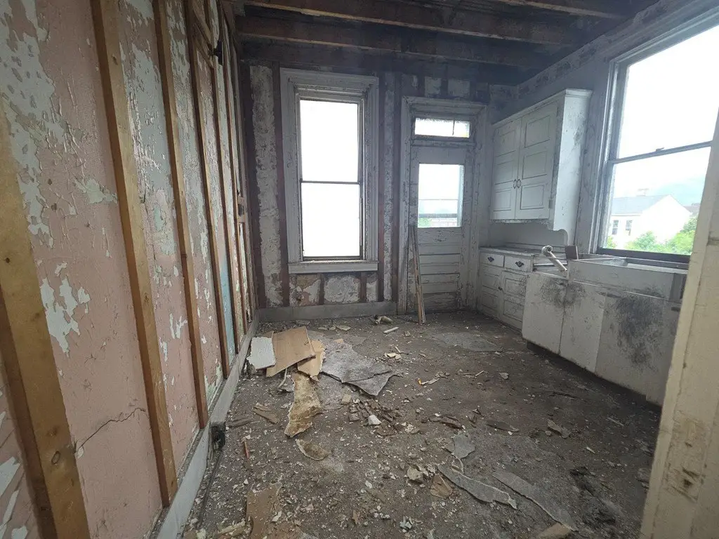 Picture 10