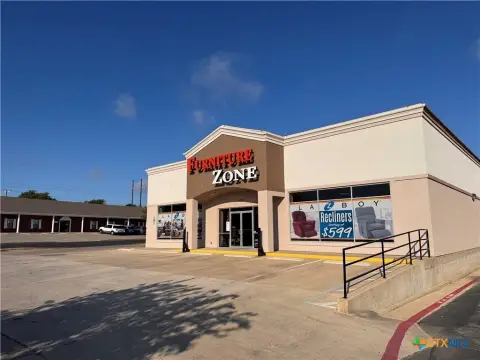 Open-Plan Retail Space