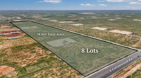 Residential Land in Gardendale, TX
