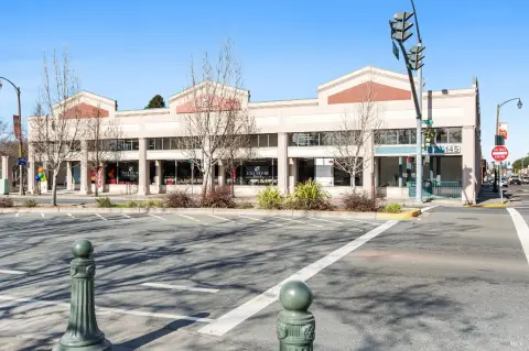 Versatile Mixed-Use Building in Railroad Square