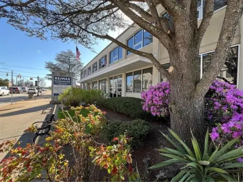 Downtown East Greenwich Private Office