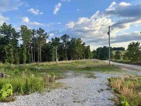 Unrestricted Acreage Overlooking River Valleys