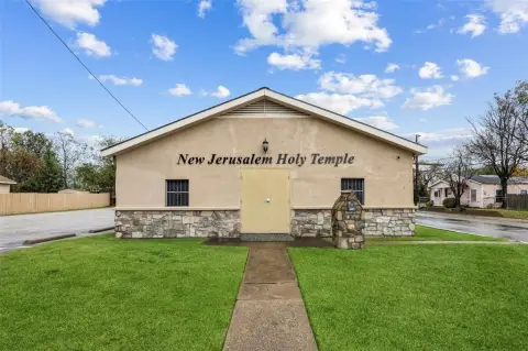 Commercial Corner Lot in Dallas