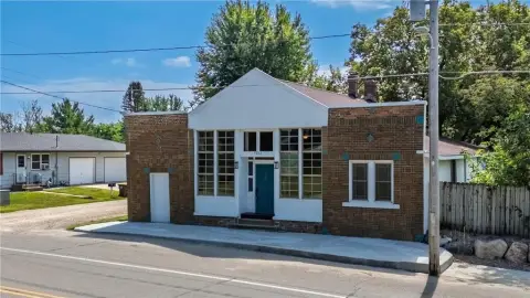 Versatile Mixed-Use Property in Wheatland