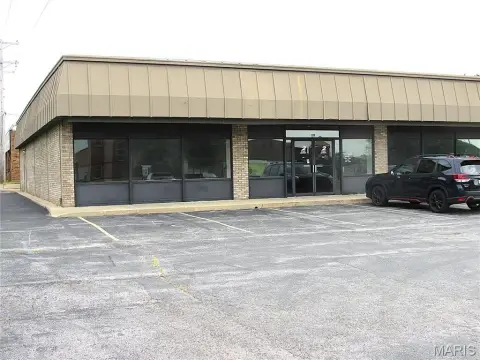 Open-Plan Retail Space