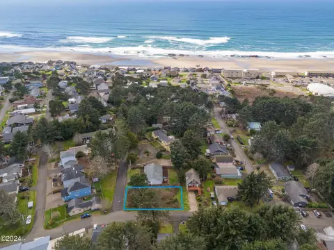 Vacant Lot Near Beach Access