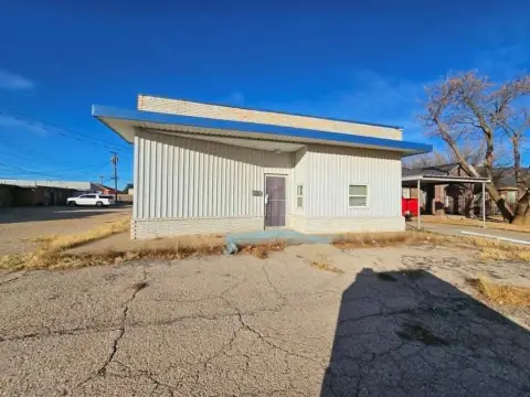 Mixed-Use Building with Rear Quarters
