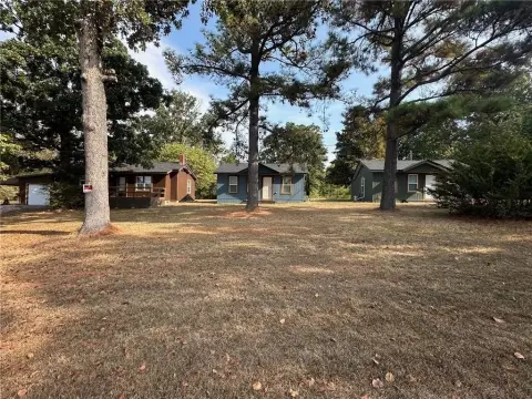 Midway Income Property on 5.62 Acres