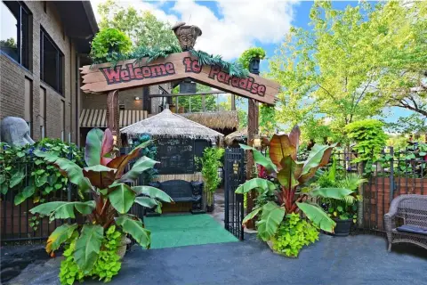 Iconic Waterfront Restaurant Opportunity