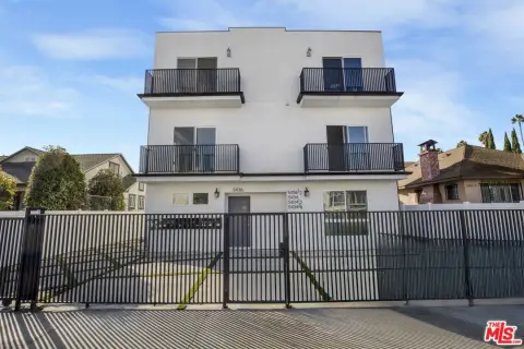 Modern Hollywood Multifamily Investment Opportunity