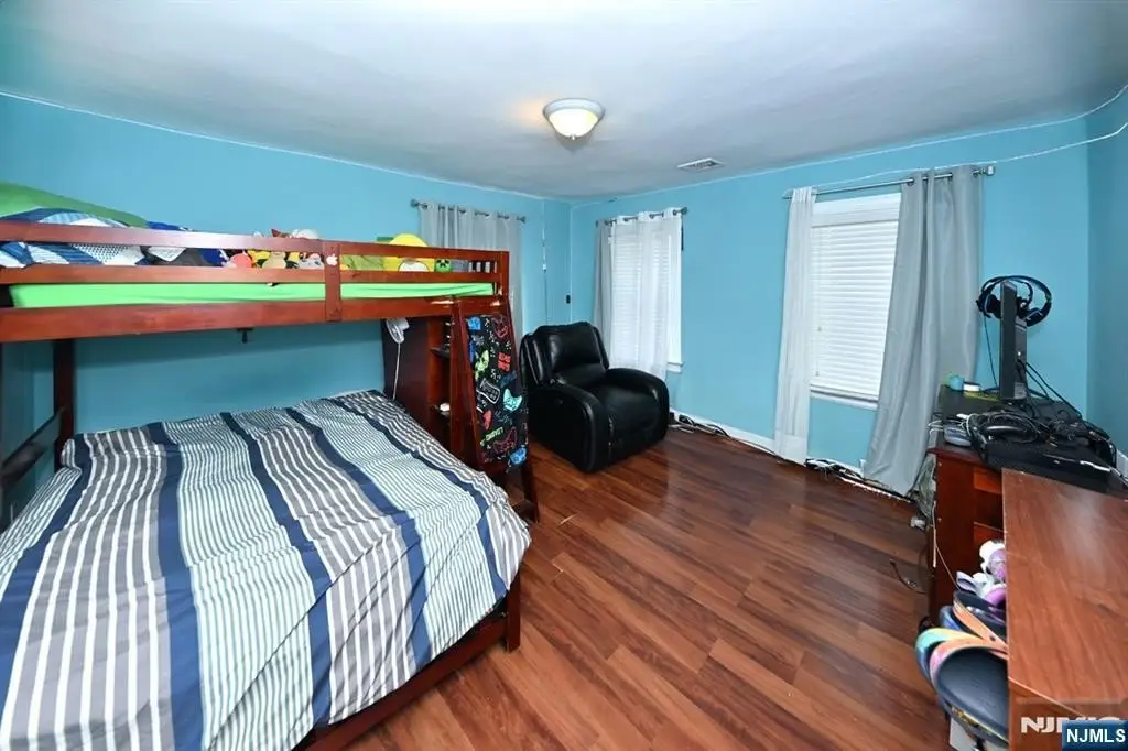 Picture 13