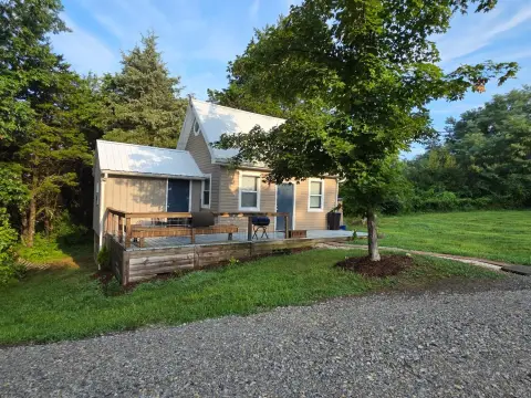 20-Acre Wooded Retreat with Cabin