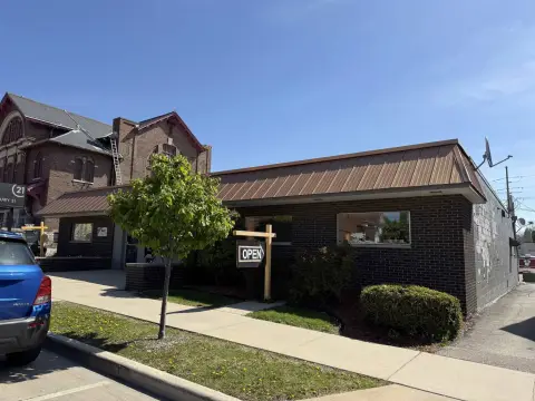 Beaver Dam Commercial Building For Sale