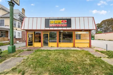 Freestanding Restaurant Building