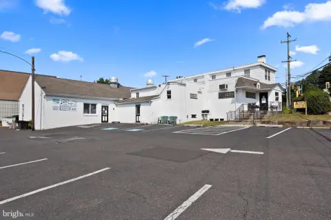 Restaurant & Bar For Sale