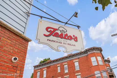 Established Restaurant with Parking Lot