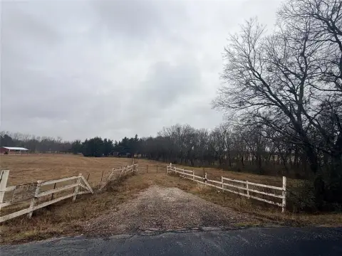 Versatile Land Near Farmersville Amenities