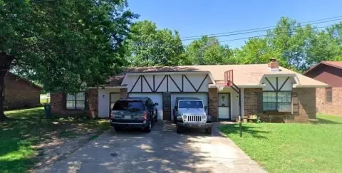 Duplex in Rogers, Arkansas