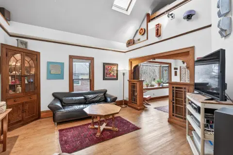 Duplex with Lower-Level Unit Potential